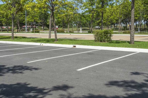 Professionnel pour le débarras d'objets sur un parking privé Besançon